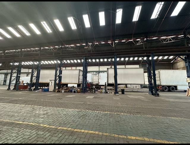 4,113M² WAREHOUSE TO LET IN TUNNEY